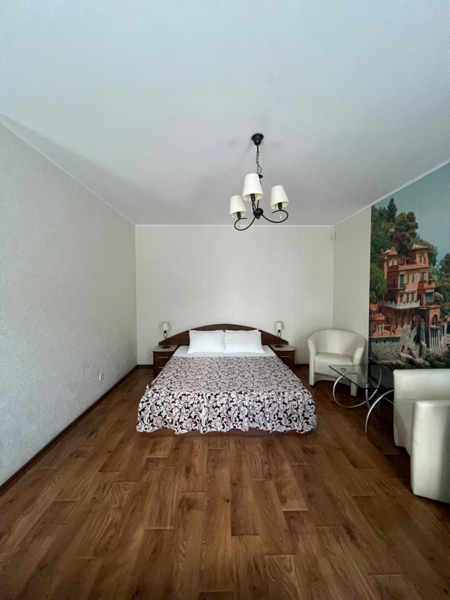 Apart Hotel Asotel ハルキウ エクステリア 写真