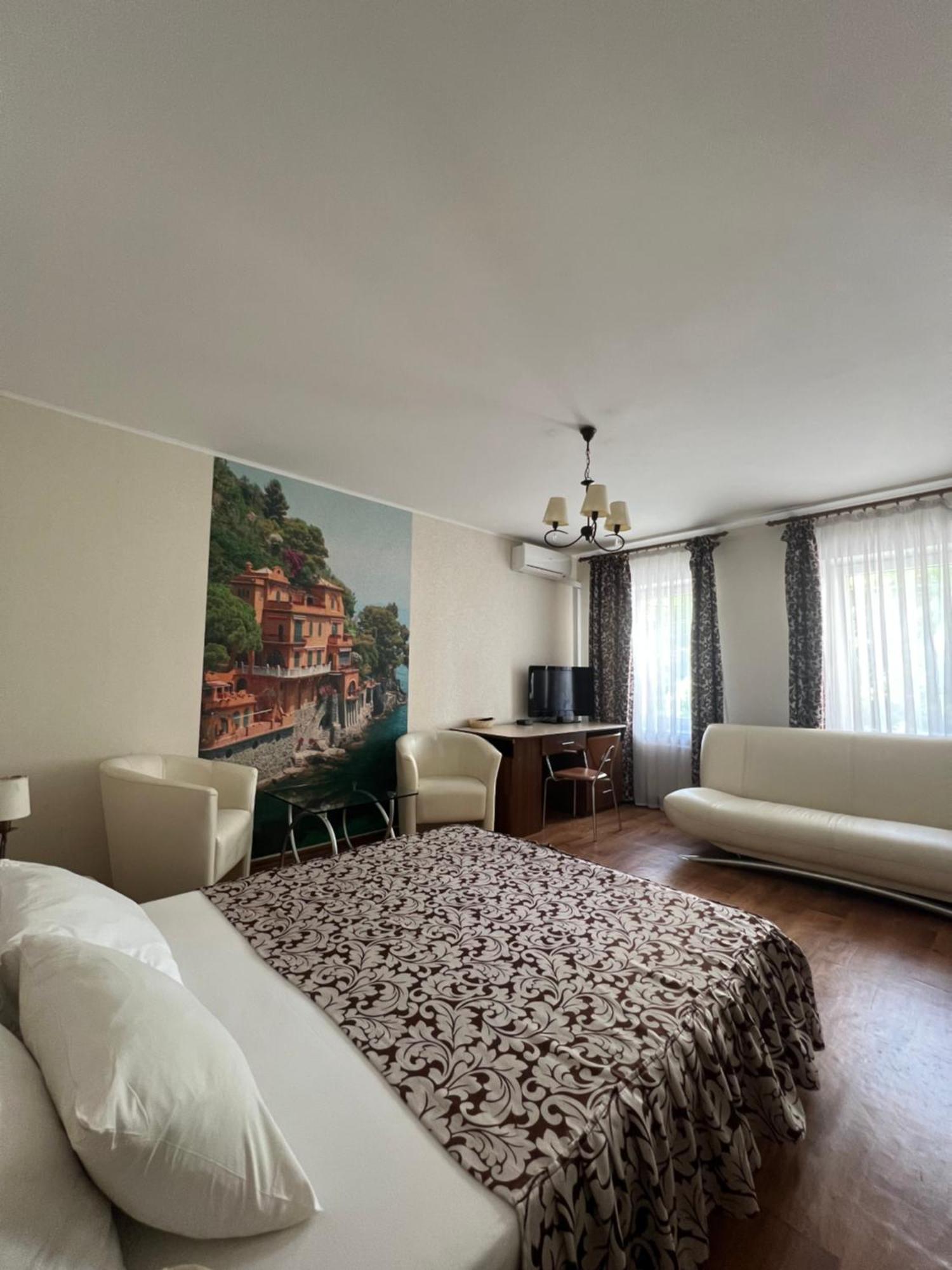 Apart Hotel Asotel ハルキウ エクステリア 写真