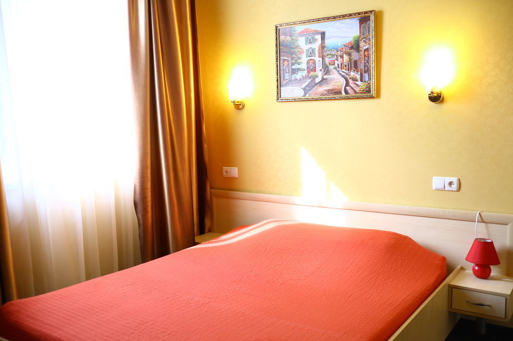 Apart Hotel Asotel ハルキウ エクステリア 写真