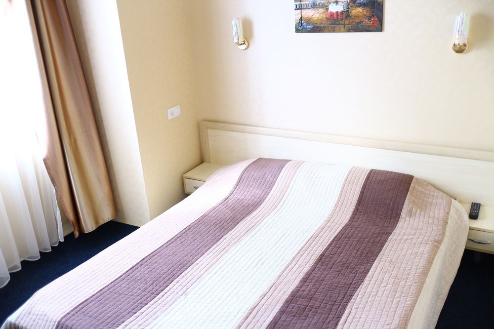 Apart Hotel Asotel ハルキウ エクステリア 写真