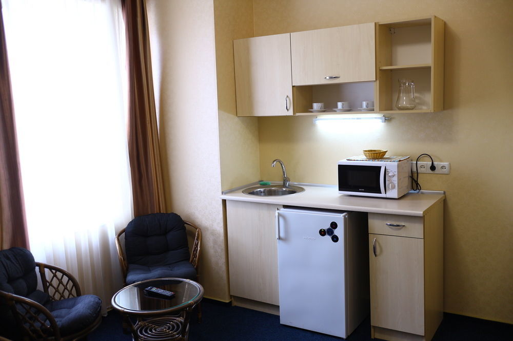Apart Hotel Asotel ハルキウ エクステリア 写真