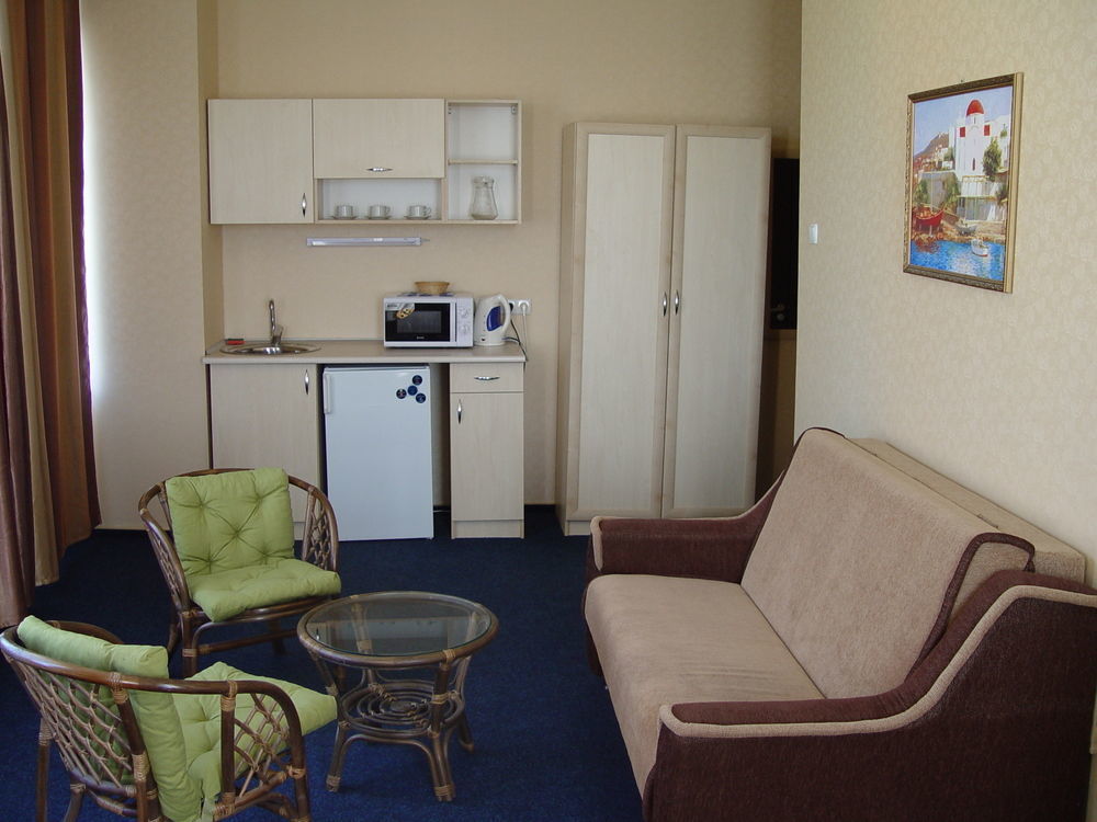 Apart Hotel Asotel ハルキウ エクステリア 写真