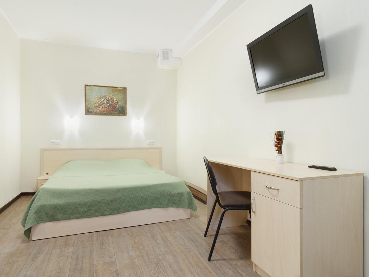 Apart Hotel Asotel ハルキウ エクステリア 写真