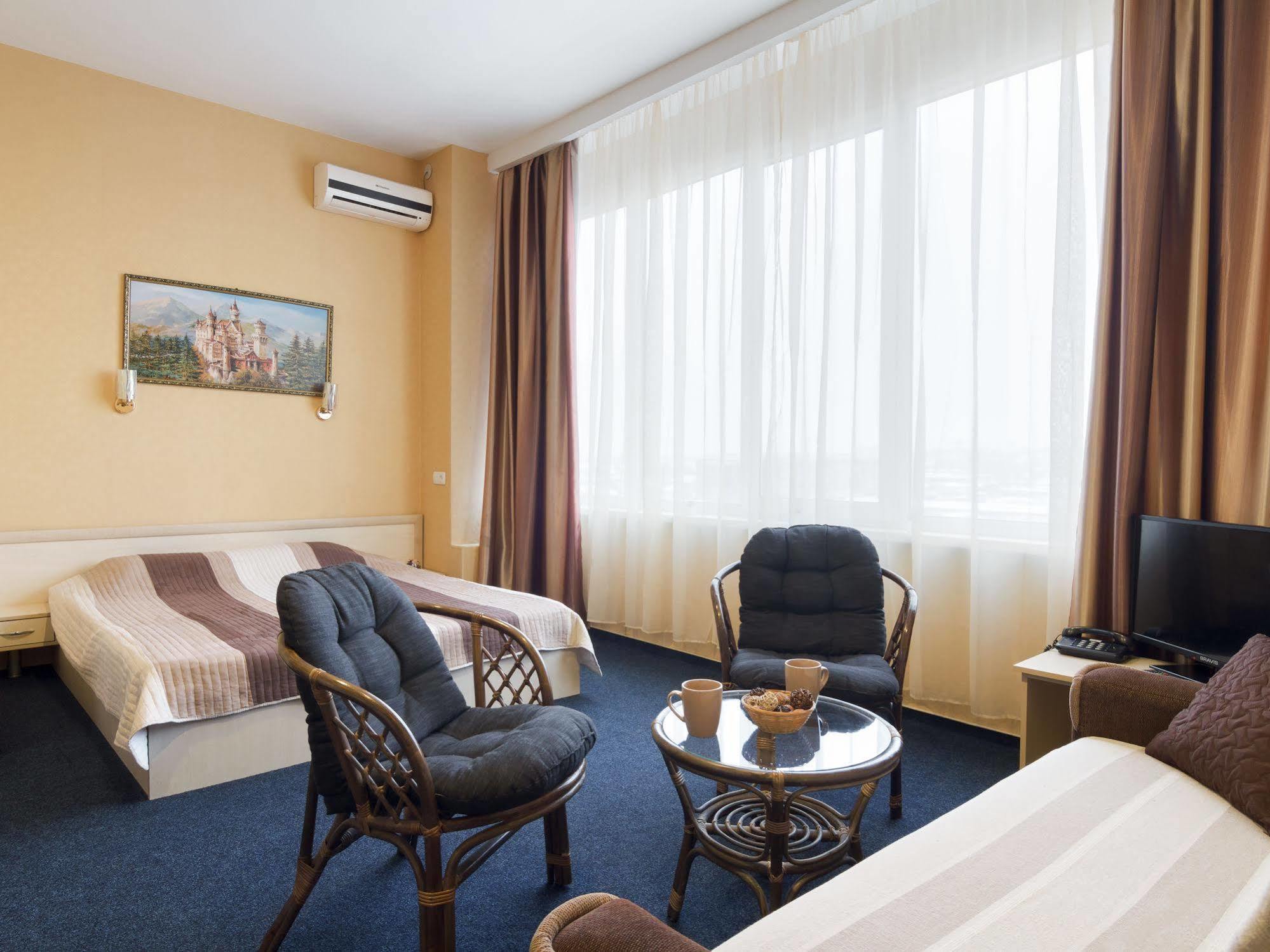 Apart Hotel Asotel ハルキウ エクステリア 写真