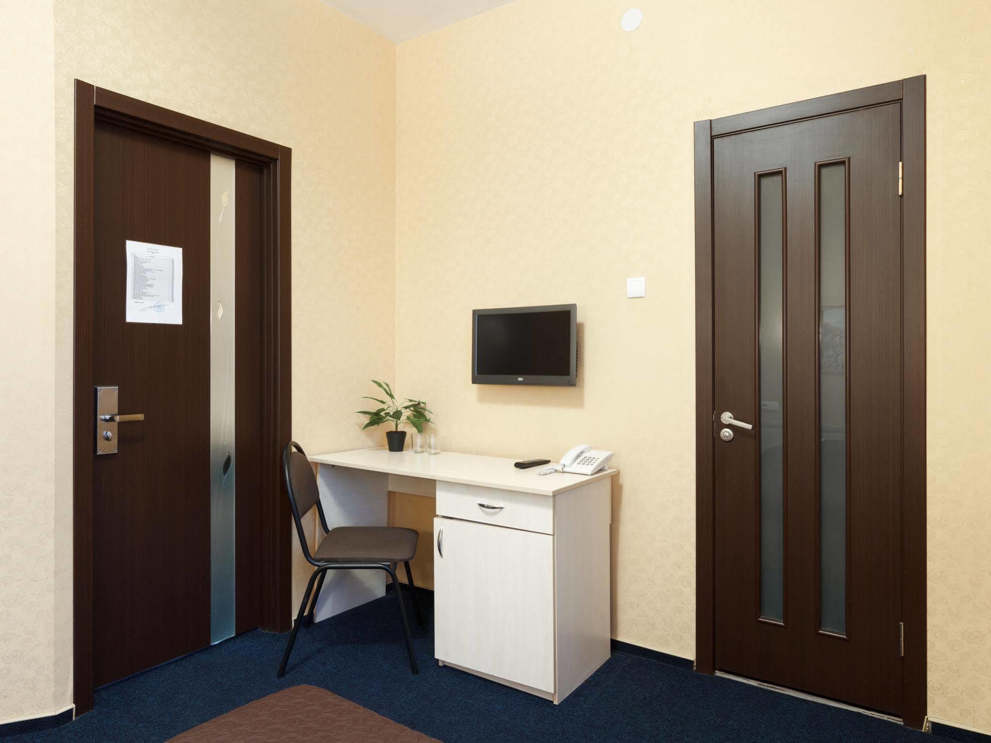 Apart Hotel Asotel ハルキウ エクステリア 写真